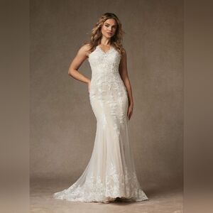 Brand New, In Box. Azazie 'Honeydew' Wedding Dress. Approx size 12. Please read!